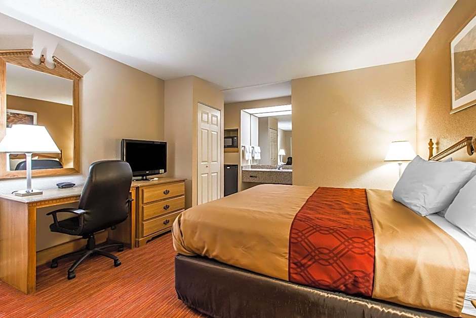Econo Lodge Inn & Suites Huntsville University Area