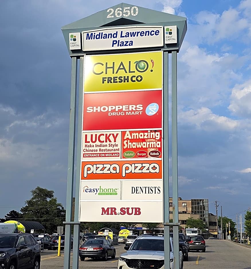 CEDAR Double Room with attached private Bathroom and Balcony in Toronto, ON, Canada