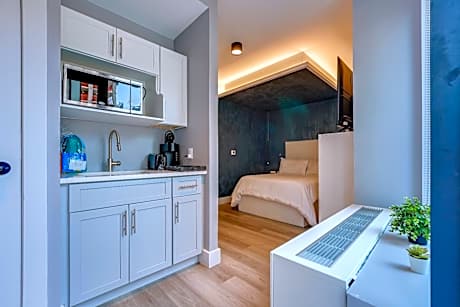 Full Suite, Balcony, Non-Smoking