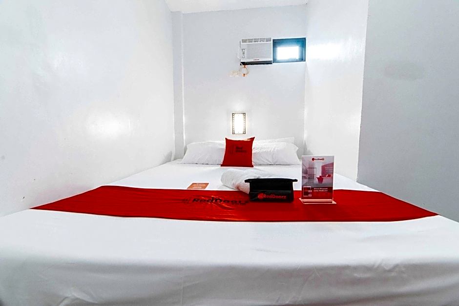 RedDoorz at San Antonio Binan Laguna