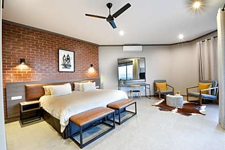 Zebu Lodge Main House Only - Sleeps 8