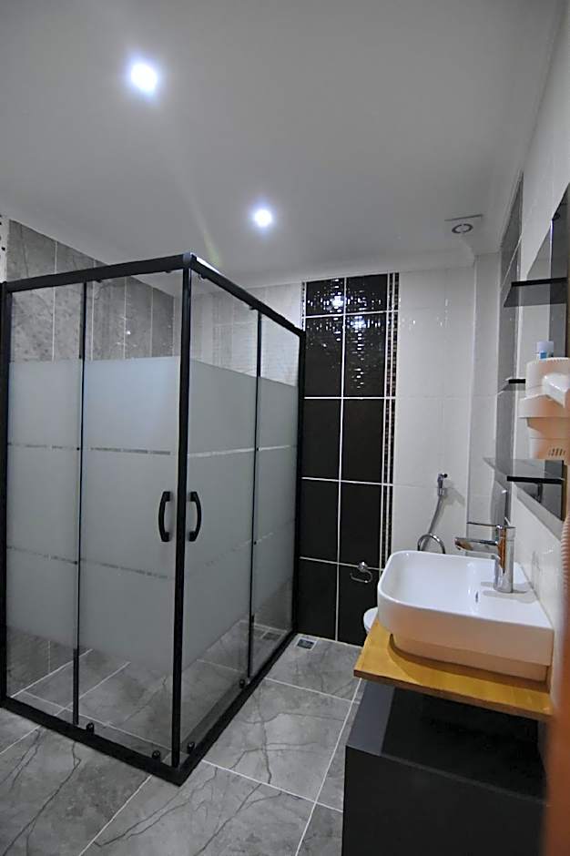 Green Palace Suite Hotel