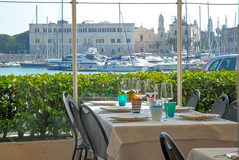 LA BANCHINA LUXURY SUITES