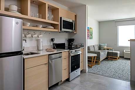1 Bedroom Suite, 1 King, Sofa bed