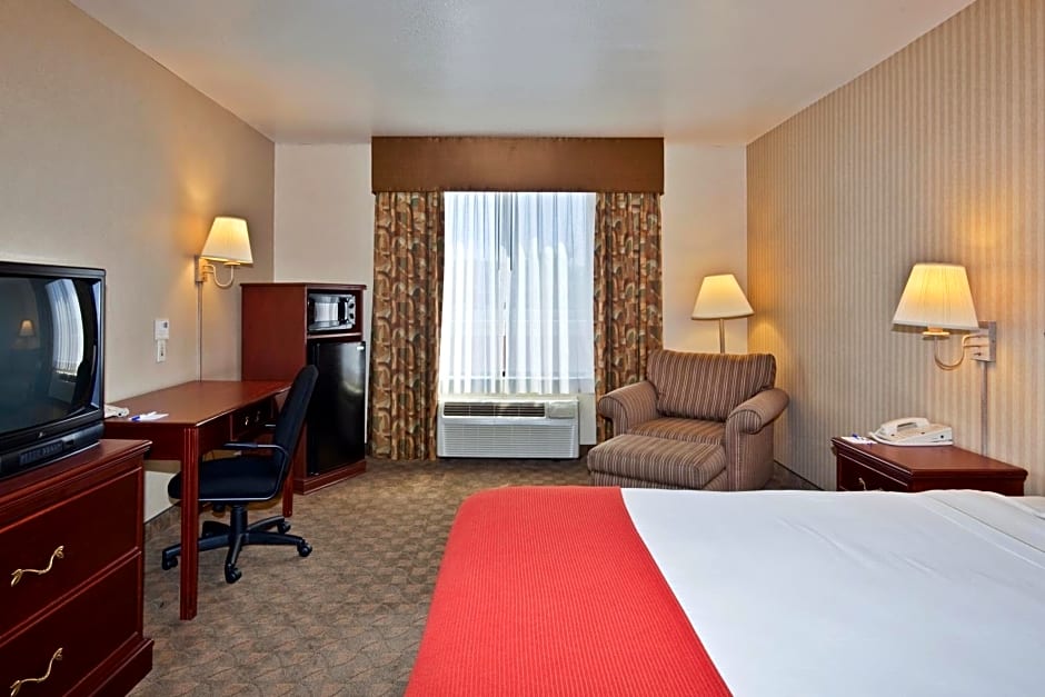 Holiday Inn Express & Suites Henderson, an IHG Hotel