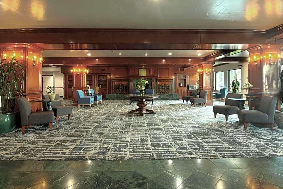 Azure Hotel & Suites Ontario, A Trademark Collection Hotel