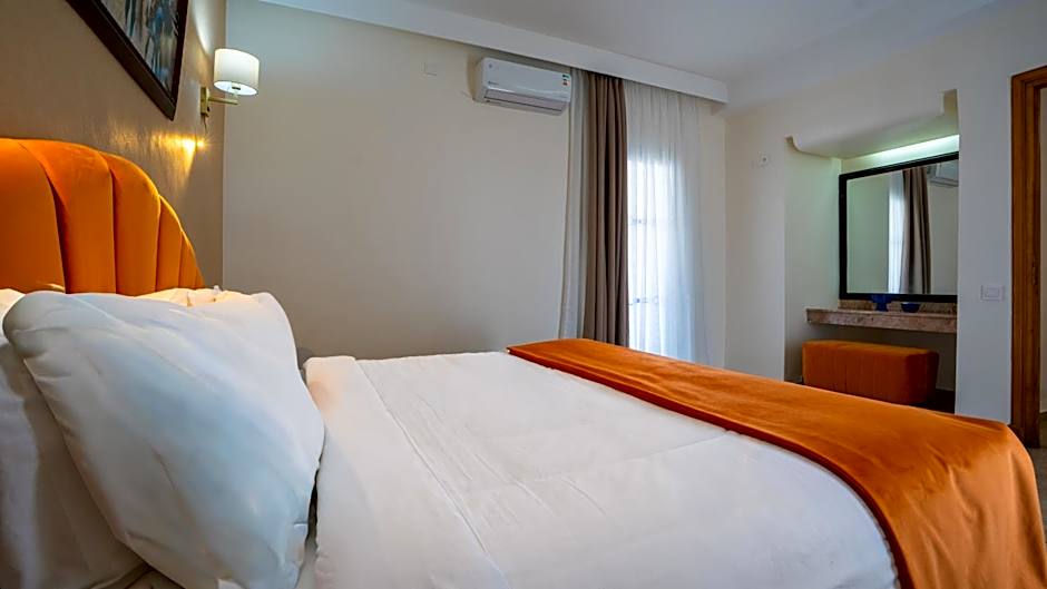 Intouriste Hôtel & Suites