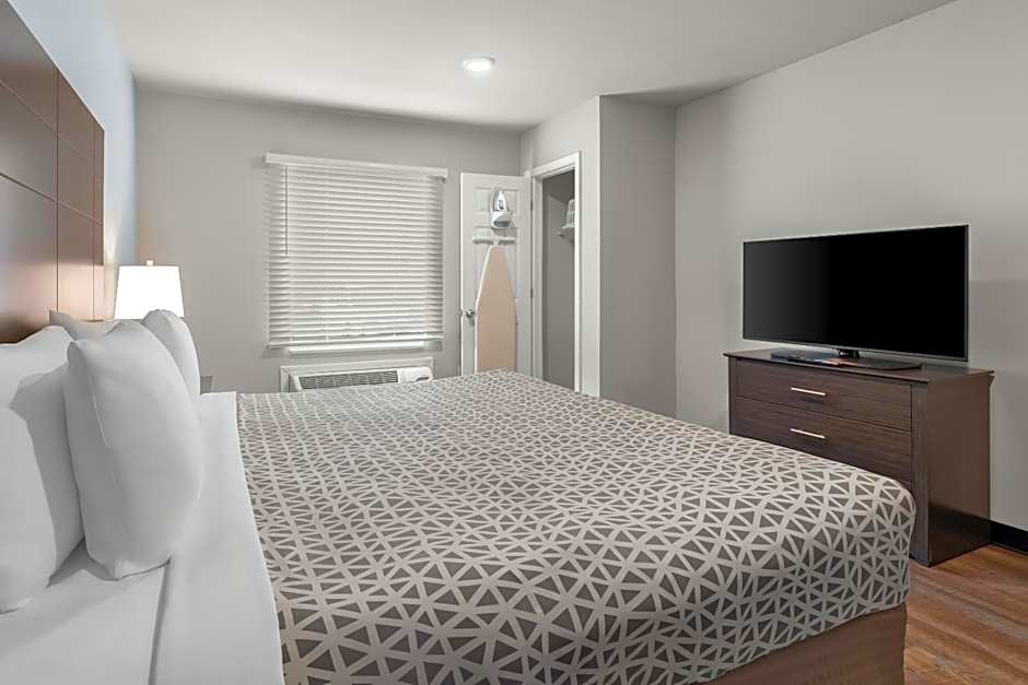WoodSpring Suites Atlanta Airport