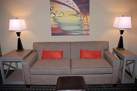 Deluxe Family Suite