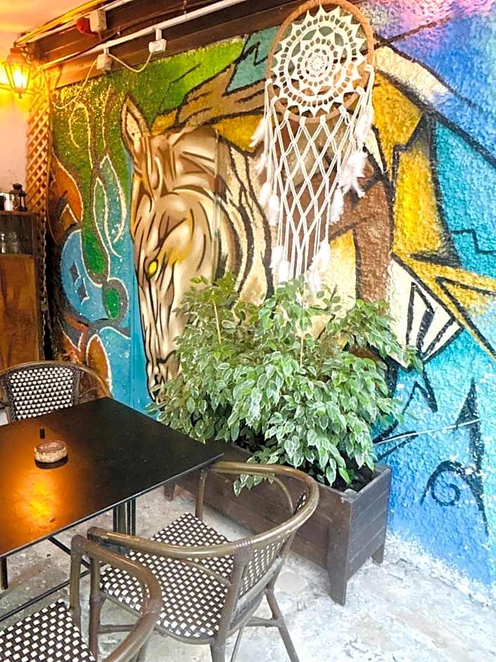 Al Yakhour Hostel