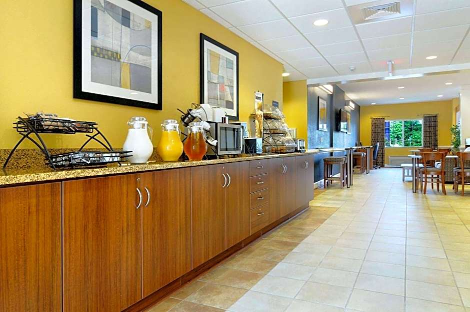 Microtel Inn & Suites by Wyndham Columbus/Near Fort Benning