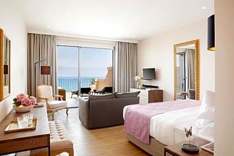 Deluxe Junior Suite with Whirlpool and Sea View