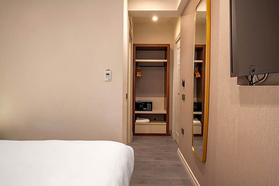 Smart and Simple Hotel Karakoy