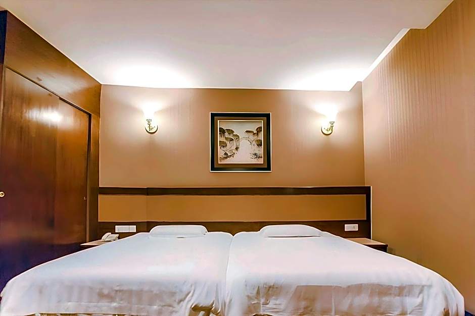 Ming Paragon Hotel