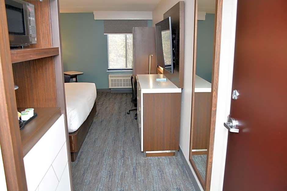 Four Points by Sheraton Fayetteville Fort Liberty