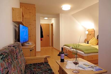 Family Room with Mountain View