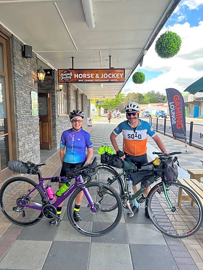Horse and Jockey Inn