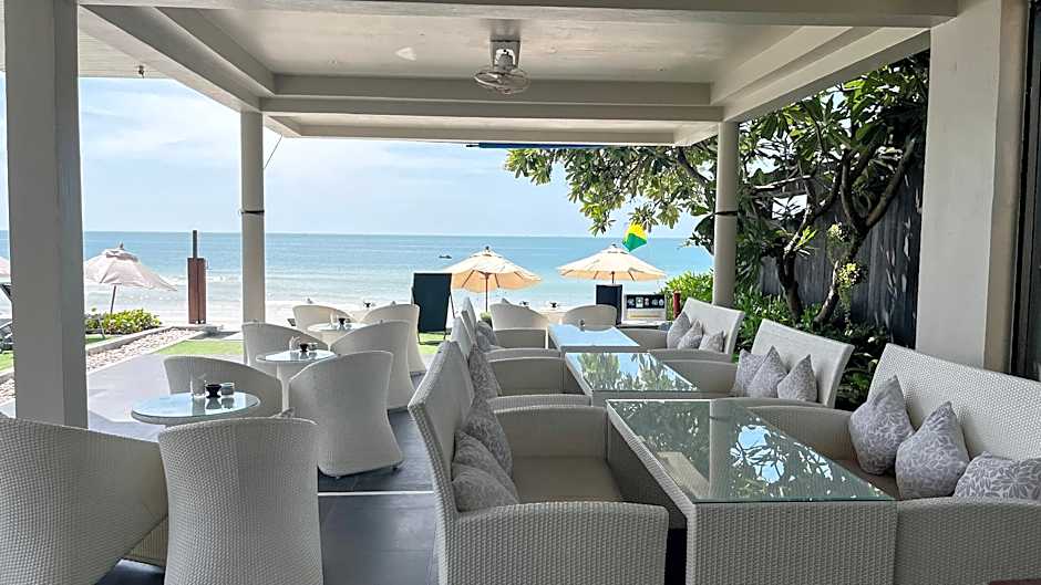 KC Beach Club & Pool Villas