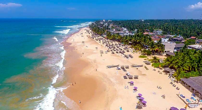 International Beach Hotel & Restaurant