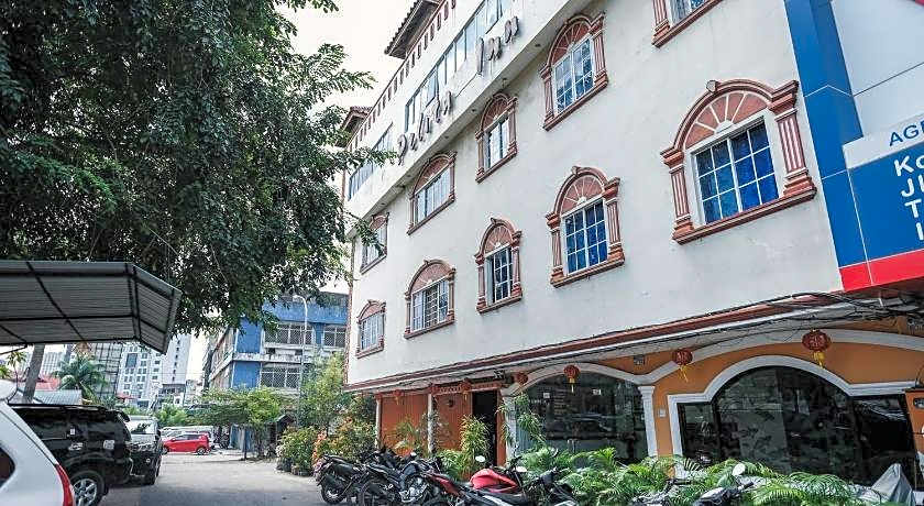 RedDoorz near Nagoya Hill Mall Batam 5