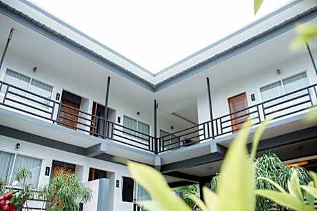 Nangkam Boutique Donsak