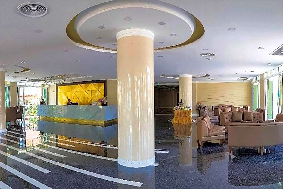 Crystal Palace Luxury Hotel Pattaya