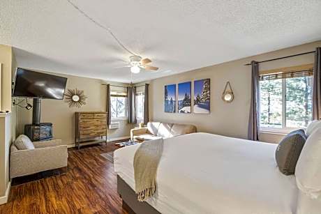 Deluxe King Suite