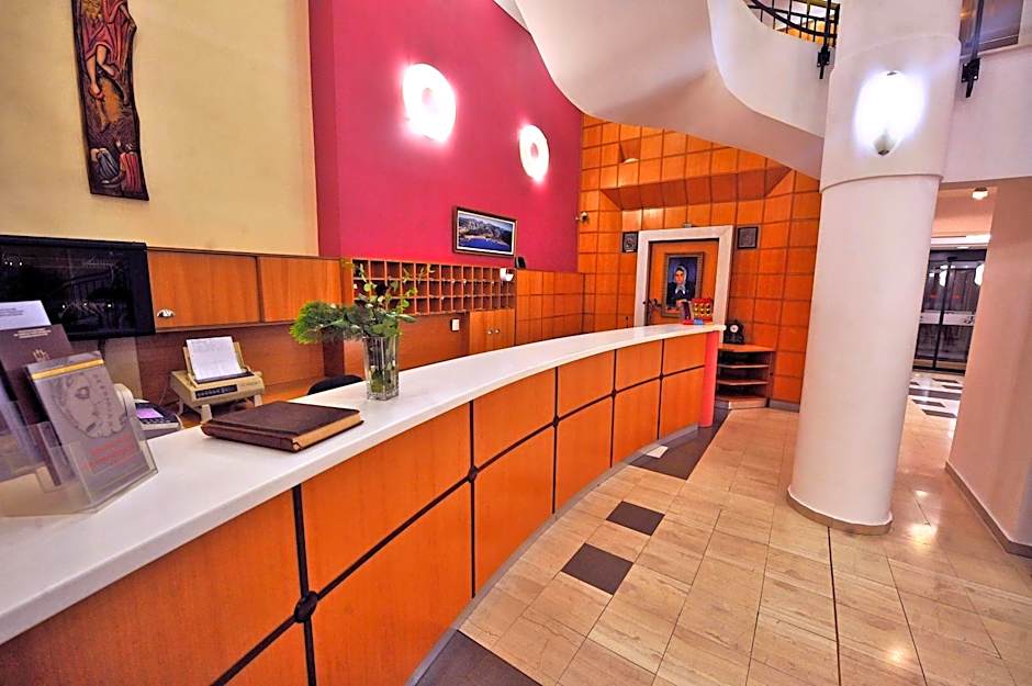 Angelika Pallas Hotel