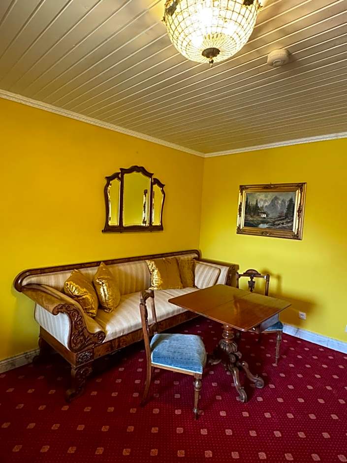 Schloss Kirchham Appartement - & Wellnessanlage