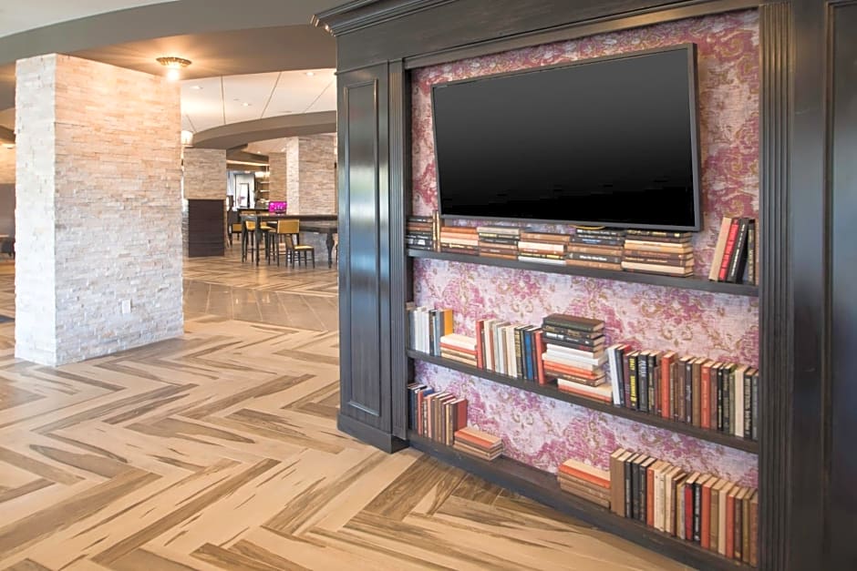 Crowne Plaza Saddlebrook By IHG