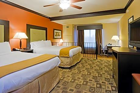 2 Queen Beds Non-Smoking