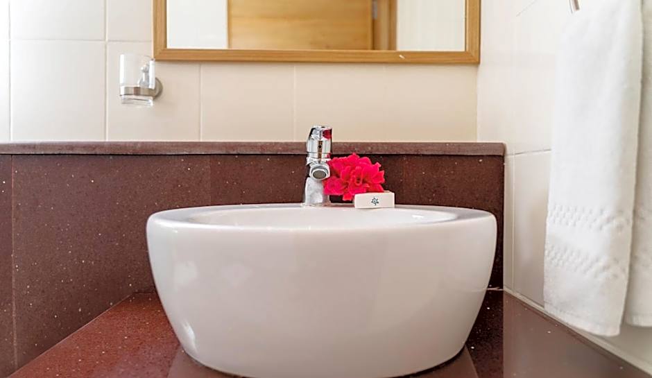 Le Relax Hotel and Restaurant