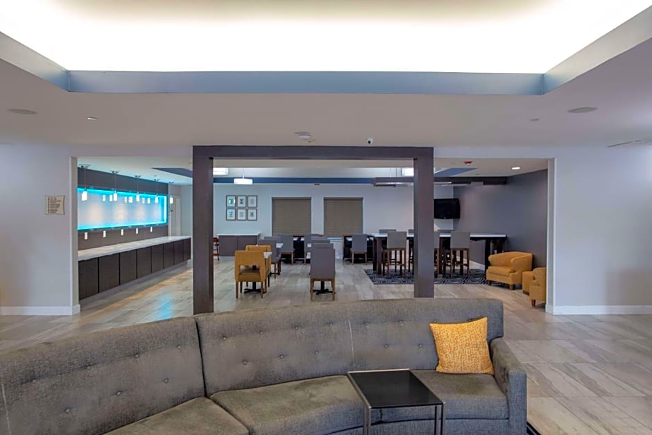 La Quinta Inn & Suites by Wyndham Houston - Normandy