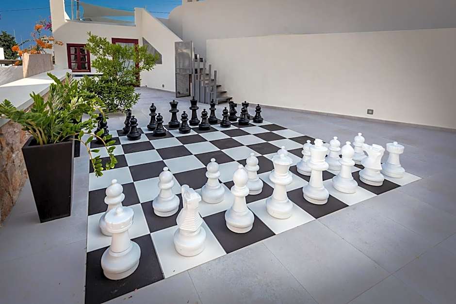 MAR n MAR CROWN HOTEL-SUITES