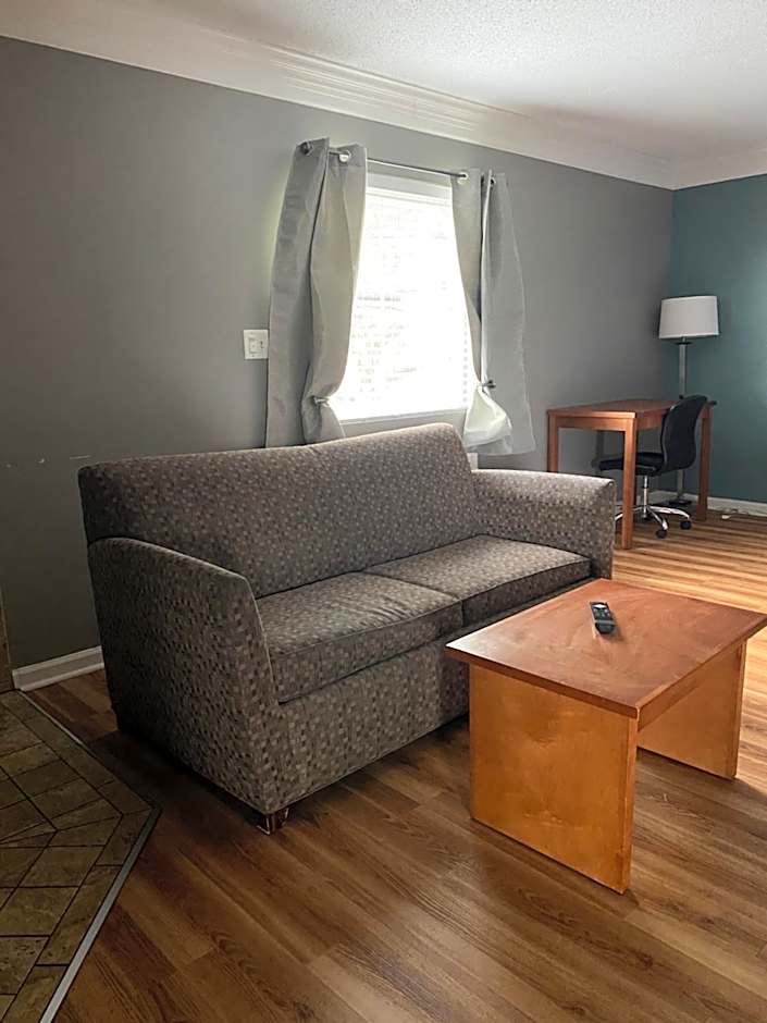 Econo Lodge At The Falls North