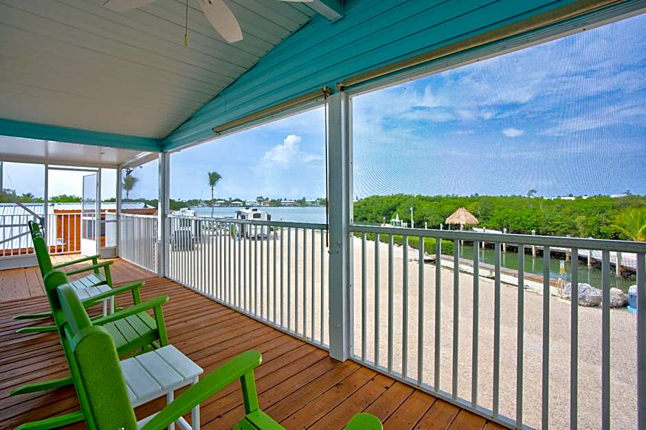 Cabins at Bonefish Bay