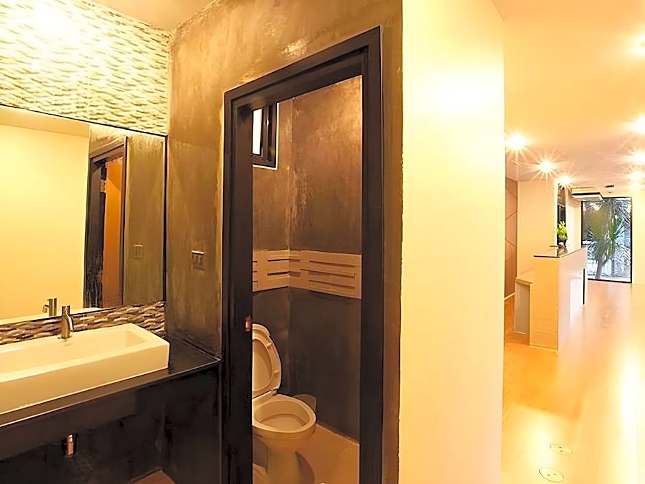 The Plubpla Serviced Apartment