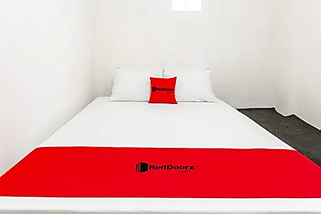 RedDoorz Syariah @ Hotel Yasmine Pandaan