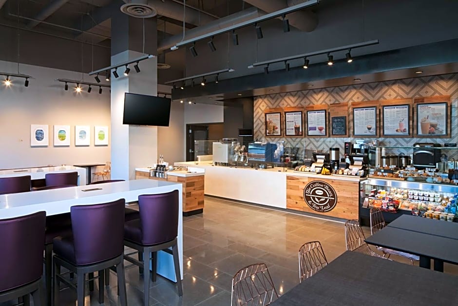 H Hotel Los Angeles, Curio Collection by Hilton