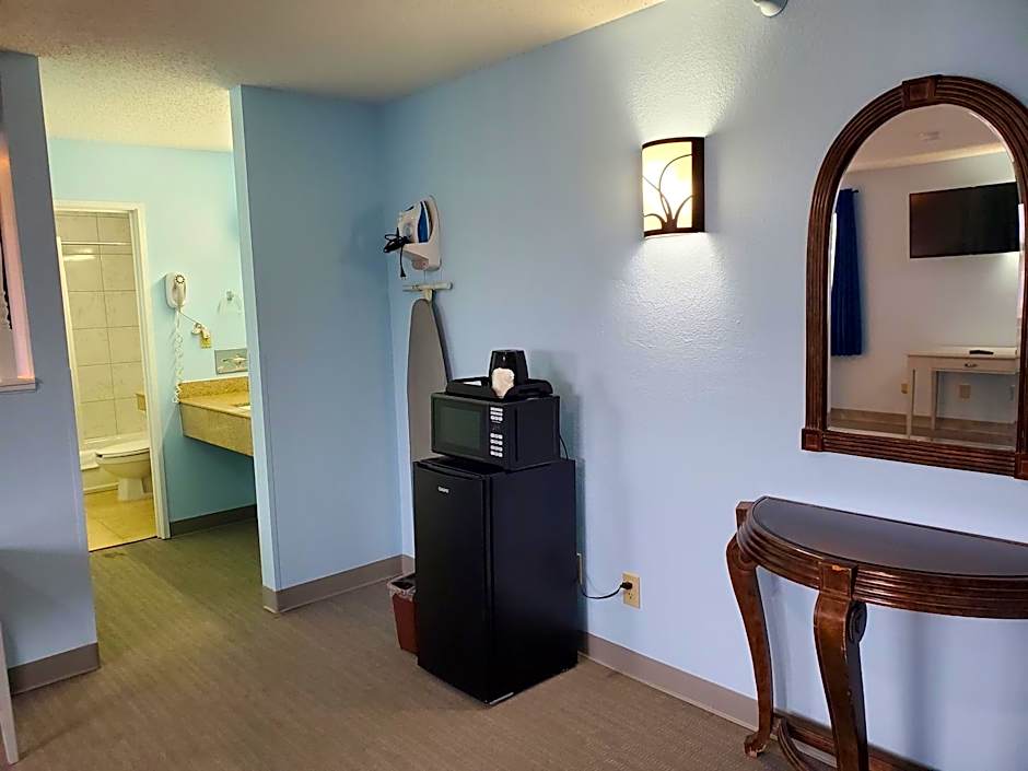 Coastal Inn & Suites
