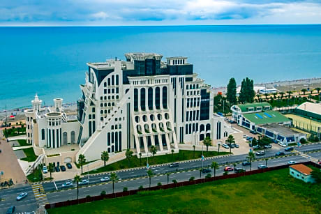 The Grand Gloria Hotel