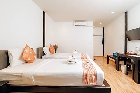 Standard Beach Party Twin Beds