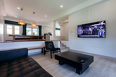 F5 3 Bed Rooms Beach house, full kitchen