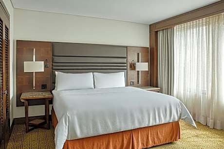 Executive Junior King Suite - Lounge Access