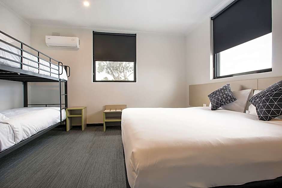 Nightcap at St Albans Hotel