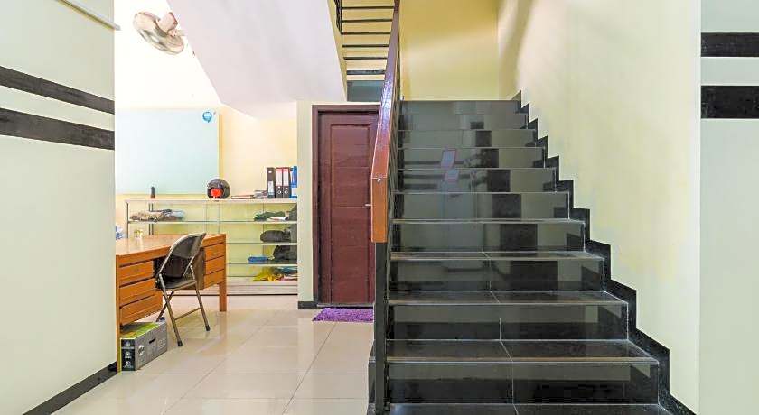 RedDoorz Syariah @ Ketintang Surabaya