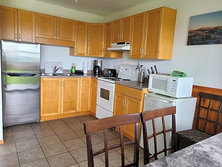 Lonely Rock Seaside Bungalows