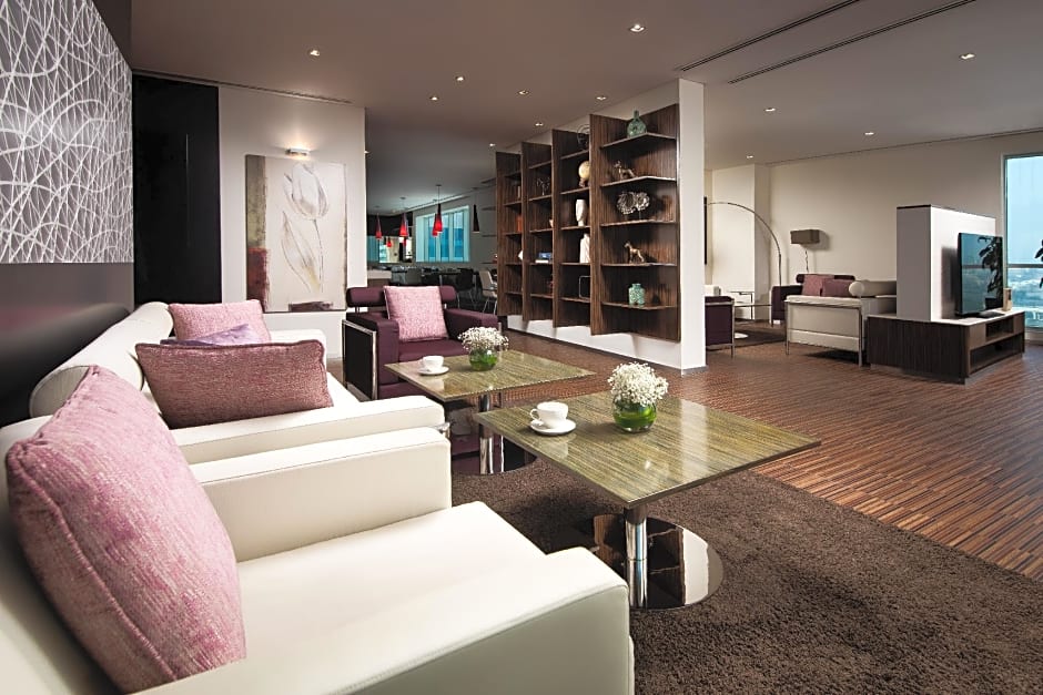 Pullman Dubai Jumeirah Lakes Towers