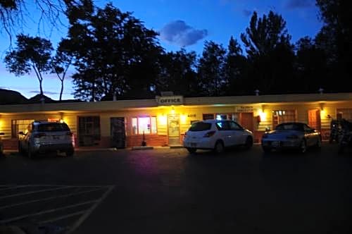 Rainbow Motel