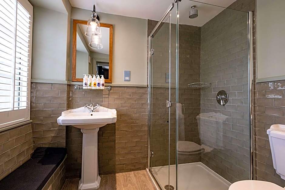 The Bell & Stuart House